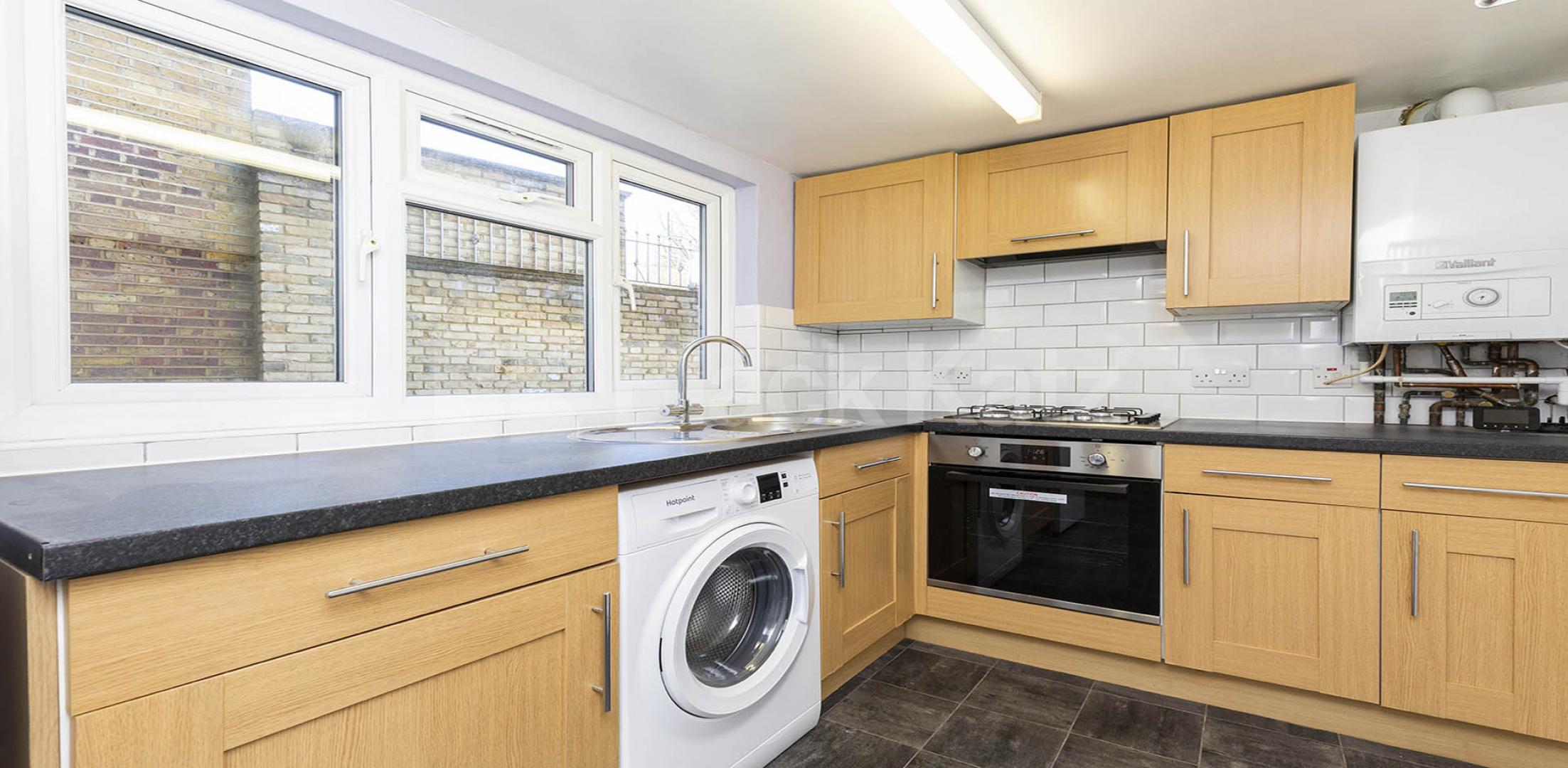 			Garden, 1 Bedroom, 1 bath, 1 reception Apartment			 Stamford Hill, Stoke Newington